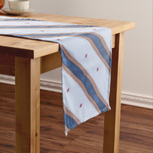 Caminho De Mesa Médio Design com risca azul e branca