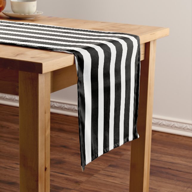 Caminho De Mesa Médio Listrado de Preto e Branco (No Local)