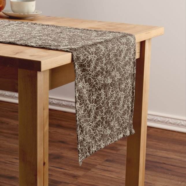 Caminho De Mesa Médio Neurônios de rede em vermelho - padrão perfeito. (No Local)