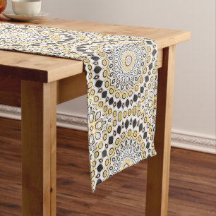 Caminho De Mesa Médio Padrão de Mandala Dourado e Carvão