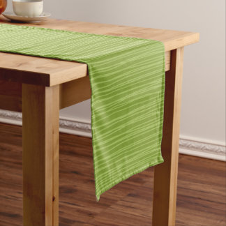 Caminho De Mesa Médio Verdes modernas de gramíneas esticadas verdes