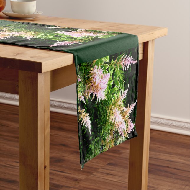 Caminho De Mesa Pequeno Astilbe (No Local)