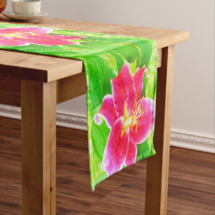 Caminho De Mesa Pequeno Bonito Stargazer Rosa Profundo Lily no Verde limão