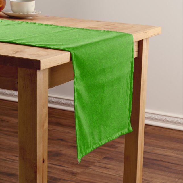 Caminho De Mesa Pequeno Bright green textured surface  swirling pattern (No Local)