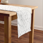 Caminho De Mesa Pequeno Chanukah<br><div class="desc">Chanukah merece algo mais. Algo especial! Essa design apresenta uma estética bonita,  simplista,  minimalista com seu toque moderno e seu delicado talento. Celebrar Chanukah com a coordenação da decoração e dos acessórios. Faça deste ano um Chanukah para se lembrar!</div>