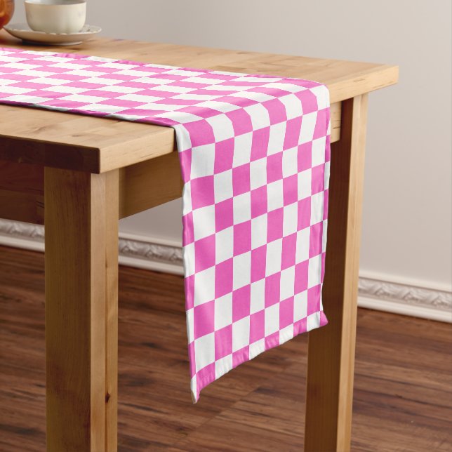 Caminho De Mesa Pequeno Classic visual pink checkerboard  (No Local)