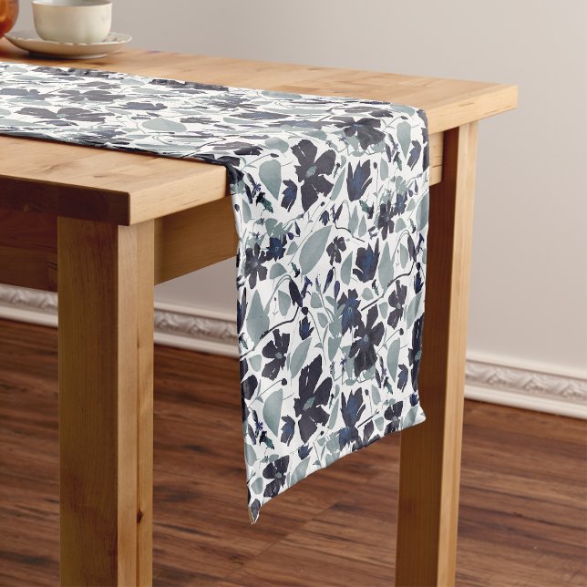 Caminho De Mesa Pequeno Clematis Floral Pattern (Clematis Vine Elegant Blue Gray Flowers home decor table runner from Studio Posies. )