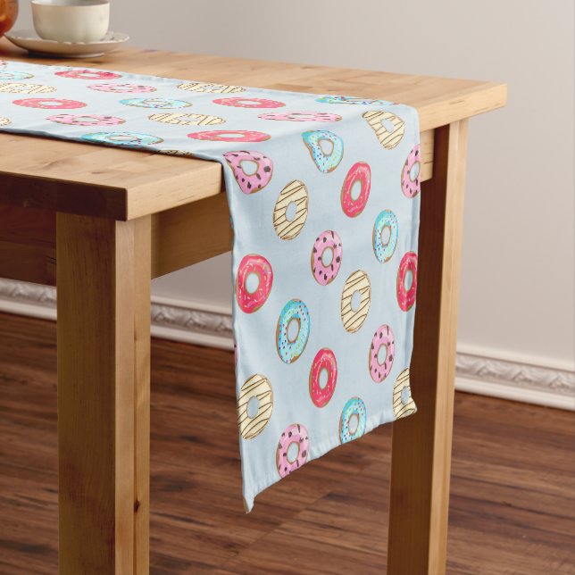 Caminho De Mesa Pequeno Cute Glazed Doughnut Pattern Light Blue (No Local)