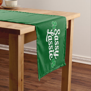Caminho De Mesa Pequeno Dia de São Patrício Sassy Lassie Engraçado Irlandê