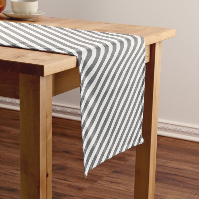 Caminho De Mesa Pequeno Diagonal gray and white stripes pattern (No Local)