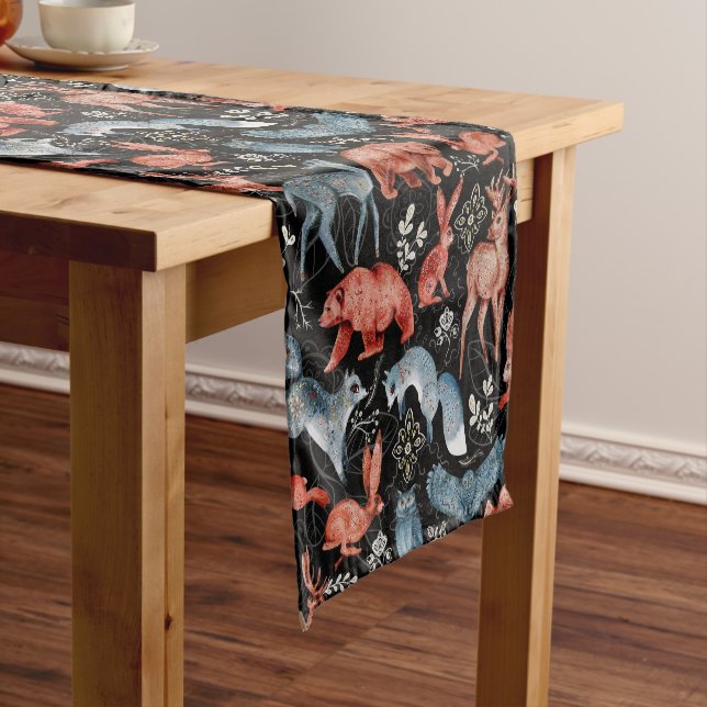 Caminho De Mesa Pequeno  Intricate woodland animals pattern (No Local)