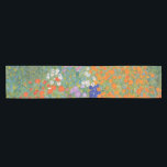 Caminho De Mesa Pequeno Jardim Flor por Gustav Klimt<br><div class="desc">Linda pintura colorida de um jardim floral por Gustav Klimt. Incríveis variações de cores e belas flores ajustados simplesmente lindas em muitos tipos de produtos e ideias de presentes maravilhosos.</div>