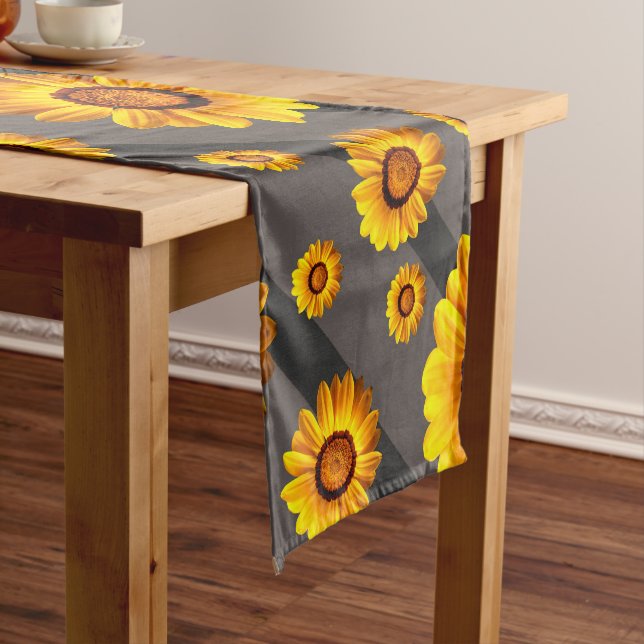 Caminho De Mesa Pequeno Lindas flores amarelas nas cinzas, faixas pretas (No Local)