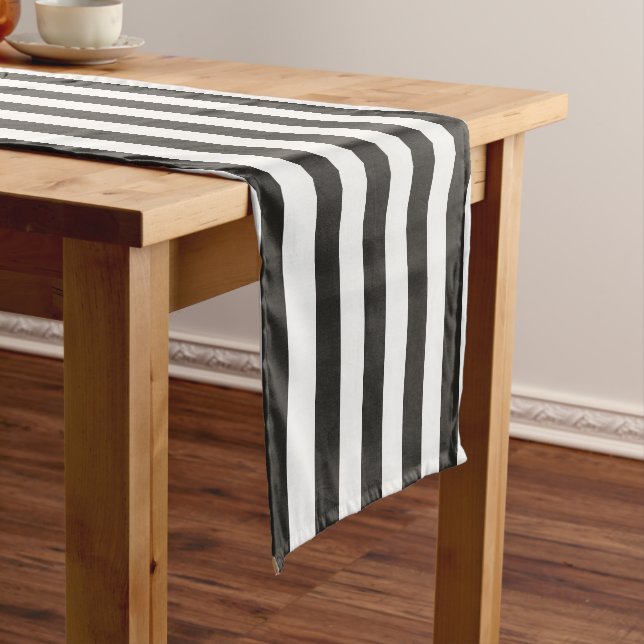 Caminho De Mesa Pequeno Listras de Árbitro Clássico Preto e Branco Vertica (No Local)