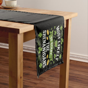 Caminho De Mesa Pequeno Mais Propenso a Iniciar a Travessura St Patricks