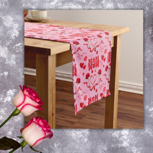 Caminho De Mesa Pequeno MOM/WOW: Uma Carta de Amor em Vermelho a rosa