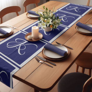 Caminho De Mesa Pequeno Monograma inicial da cinza azul Elegante
