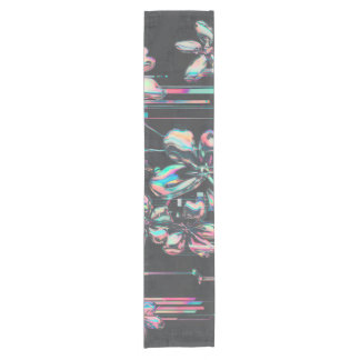 Caminho De Mesa Pequeno Neon Sakura Glitch – Futuristisches Blumenmuster