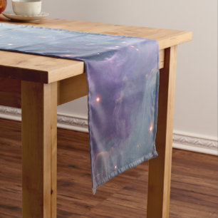 Caminho De Mesa Pequeno O céu violeta cor-de-rosa azul da astronomia de