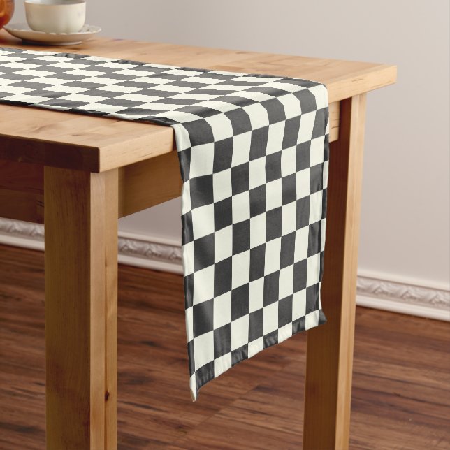Caminho De Mesa Pequeno Off Black and Off White Checkerboard (No Local)