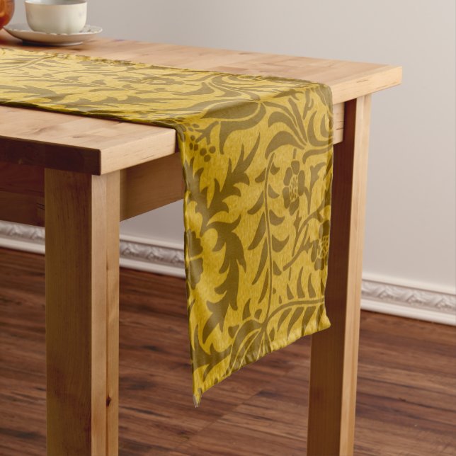 Caminho De Mesa Pequeno Ornate gold floral pattern with symmetrical (No Local)