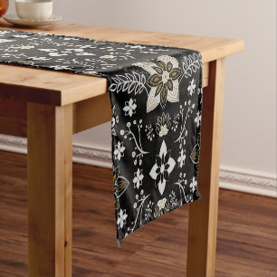 Caminho De Mesa Pequeno Padrão floral preto e branco ornamentado