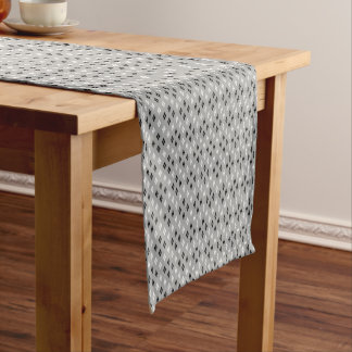 Caminho De Mesa Pequeno padrão geométrico fino preto e branco cinza