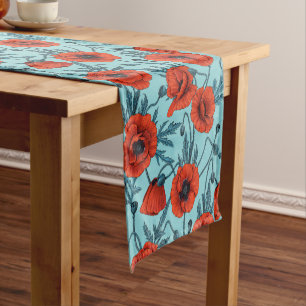 Caminho De Mesa Pequeno Papagaios, vermelhos e azuis em azul-piscina