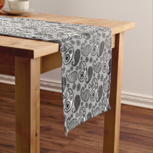 Caminho De Mesa Pequeno Pista, tons de cinza, preto e branco