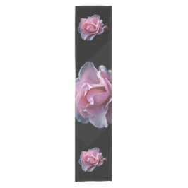 Caminho De Mesa Pequeno Rosa lindo do rosa no preto