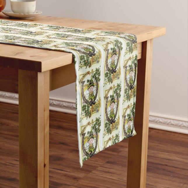 Caminho De Mesa Pequeno Rua de Tablecloth Runner. Dia de Patrick (No Local)