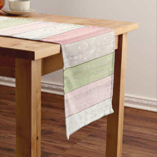 Caminho De Mesa Pequeno Russo Sage Verde e Floral Cor-de-Algodão Rosa