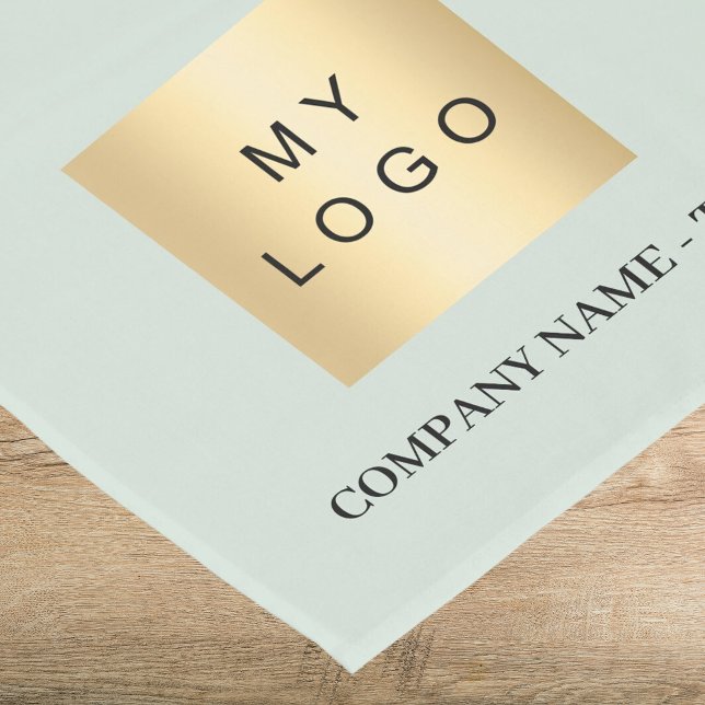 Caminho De Mesa Pequeno Sage green business logo text (Criador carregado)