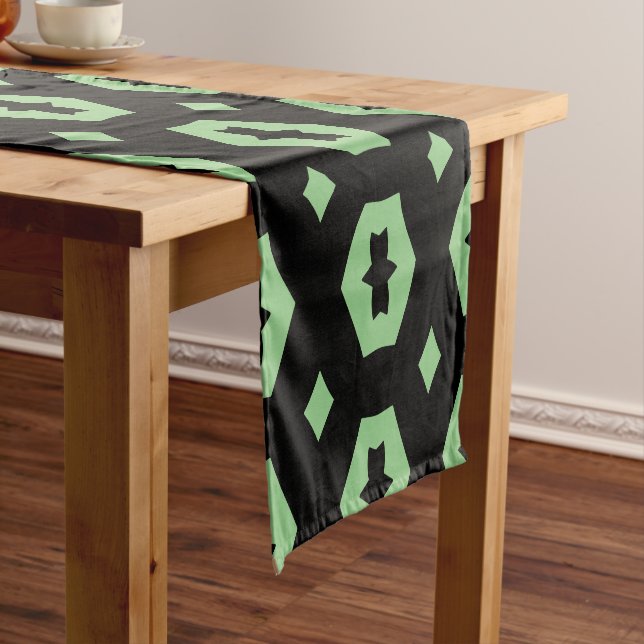 Caminho De Mesa Pequeno Sage Green e Black: Geometriana 1 (No Local)