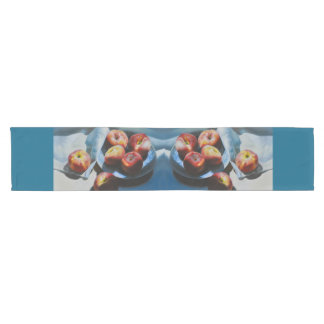 Caminho De Mesa Pequeno Still Life with Peaches and White Cloth