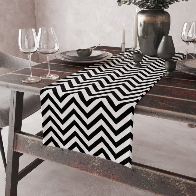 Caminho De Mesa Pequeno Stripes Chic Black and White Chevron (Criador carregado)