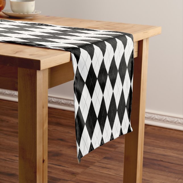 Caminho De Mesa Pequeno Teste padrão preto e branco elegante de Argyle (No Local)