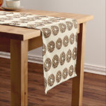 Caminho De Mesa Pequeno Todas as Comidas de café da manhã de Sésamo-Papoil<br><div class="desc">A design apresenta uma ilustração original de um delicioso bagel de tudo, revestido de sementes de papoila, sementes de sésamo, flocos de cebola, sal e muito alho. Tal como o que foi feito pela padaria local! Este design de alimentos também está disponível em outros produtos. Muitas outras ilustrações sobre temas...</div>
