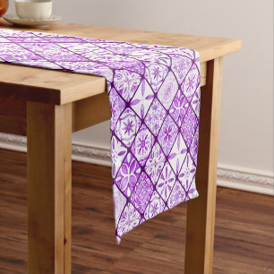 Caminho De Mesa Pequeno Um belo design de padrão de corredor de mesa