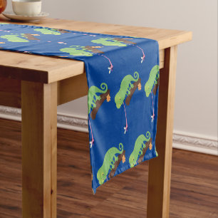 Caminho De Mesa Pequeno Um desenho animado verde-feliz chameleon lagarto