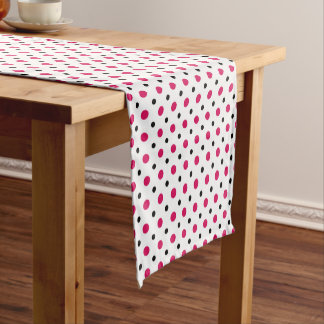 Caminho De Mesa Pequeno White with black and hot pink dots