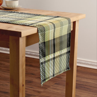 Caminho De Mesa Pequeno Yellow-brown tartan plaid.