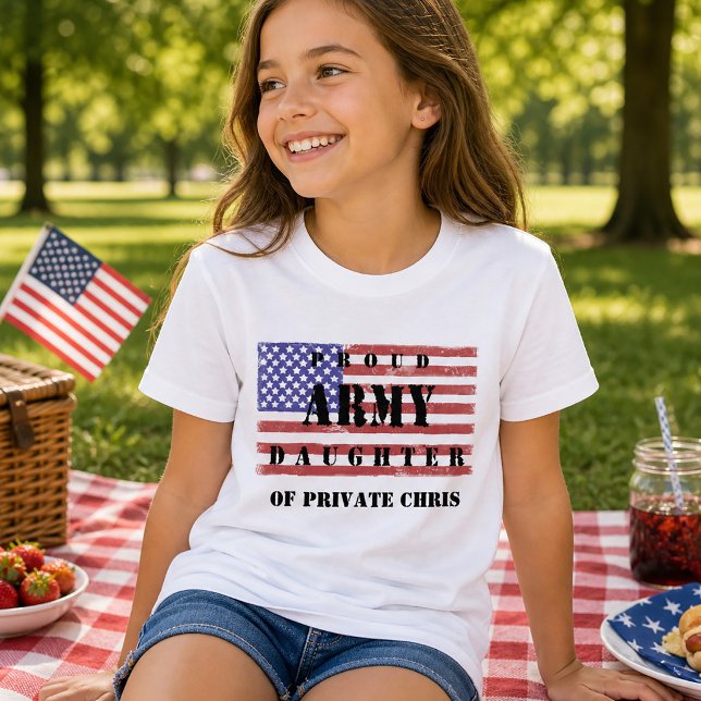 Camisa Adicione o Nome dos Pais Filha Orgulhosa do (Add Parent's Name Proud Army Daughter Shirt)