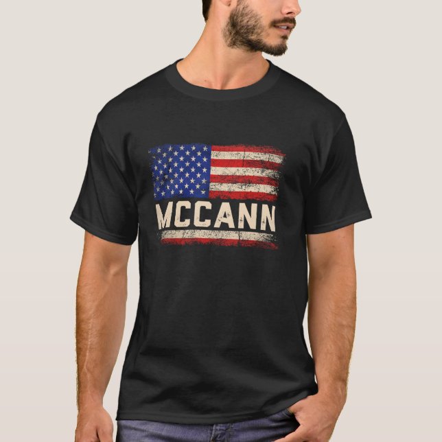 Camisa com Sobrenome MCCANN Nome MCCANN Bandeira A (Frente)