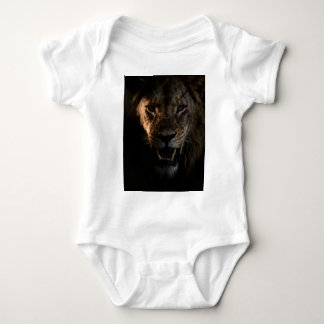 camisa com um leão