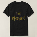 Camisa da tipografia da folha Dourado do recem<br><div class="desc">T-shirt da tipografia da folha Dourado do recem casados para um newlywed em sua lua de mel.</div>