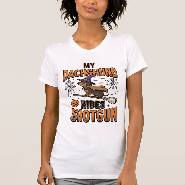 Camisa Dachshund Halloween Bruxa Vassoura Anda no  (Frente)