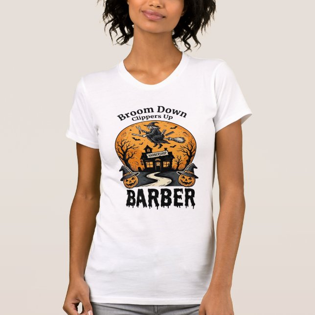 Camisa de Barbeiro de Halloween Bruxaria Salão Ass (Frente)