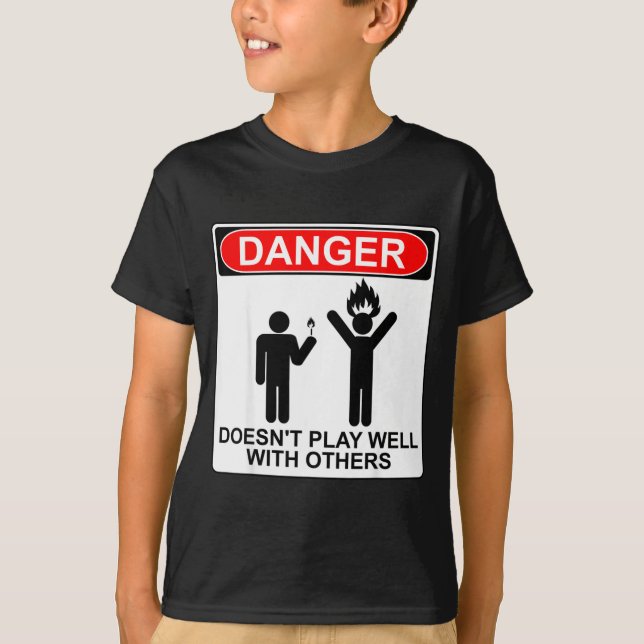 Camisa de Desenho Perigo Não Brinca Bem Outros (Frente)