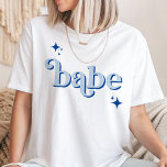Camisa de festa da Namorada de Bebida AZUL<br><div class="desc">Volte no tempo com nossa coleção de Convites de chá de panela e Decores de Bola de Disco Retroativa. Mergulhe na nostalgia dos anos 70 com bege cinza e arcos de cinza, realçados por fontes cintilantes prateadas. A icônica bola retrô disco toma palco central, evocando uma era de glamour da...</div>